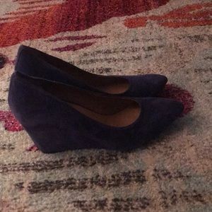 Franco Sarto blue suede pointed toe wedges